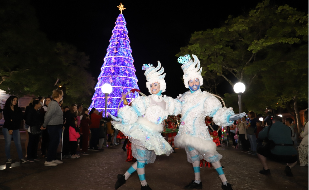 A Parada de Natal percorreu parte do eixo histórico de Itu