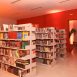 Imagem mostra algumas estantes com livros no Centro Ituano de Letras e Artes (Cila).