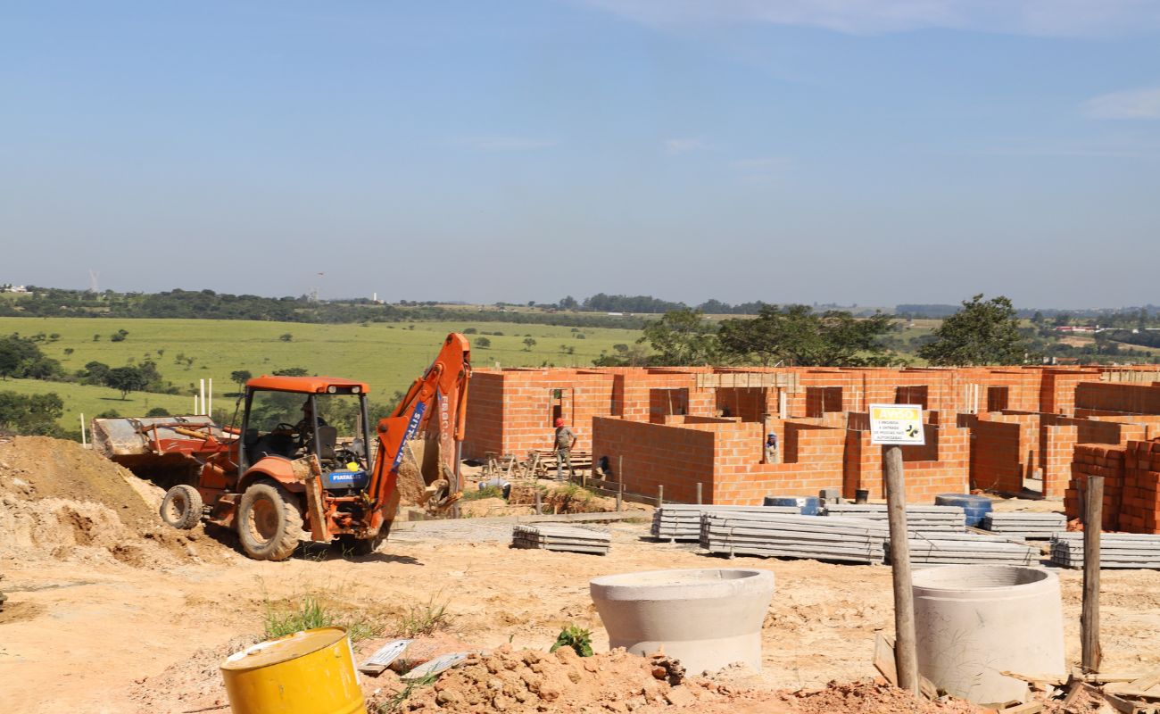 Imagem mostra a área de construção das casas populares que vão atender as 84 famílias em Itu.