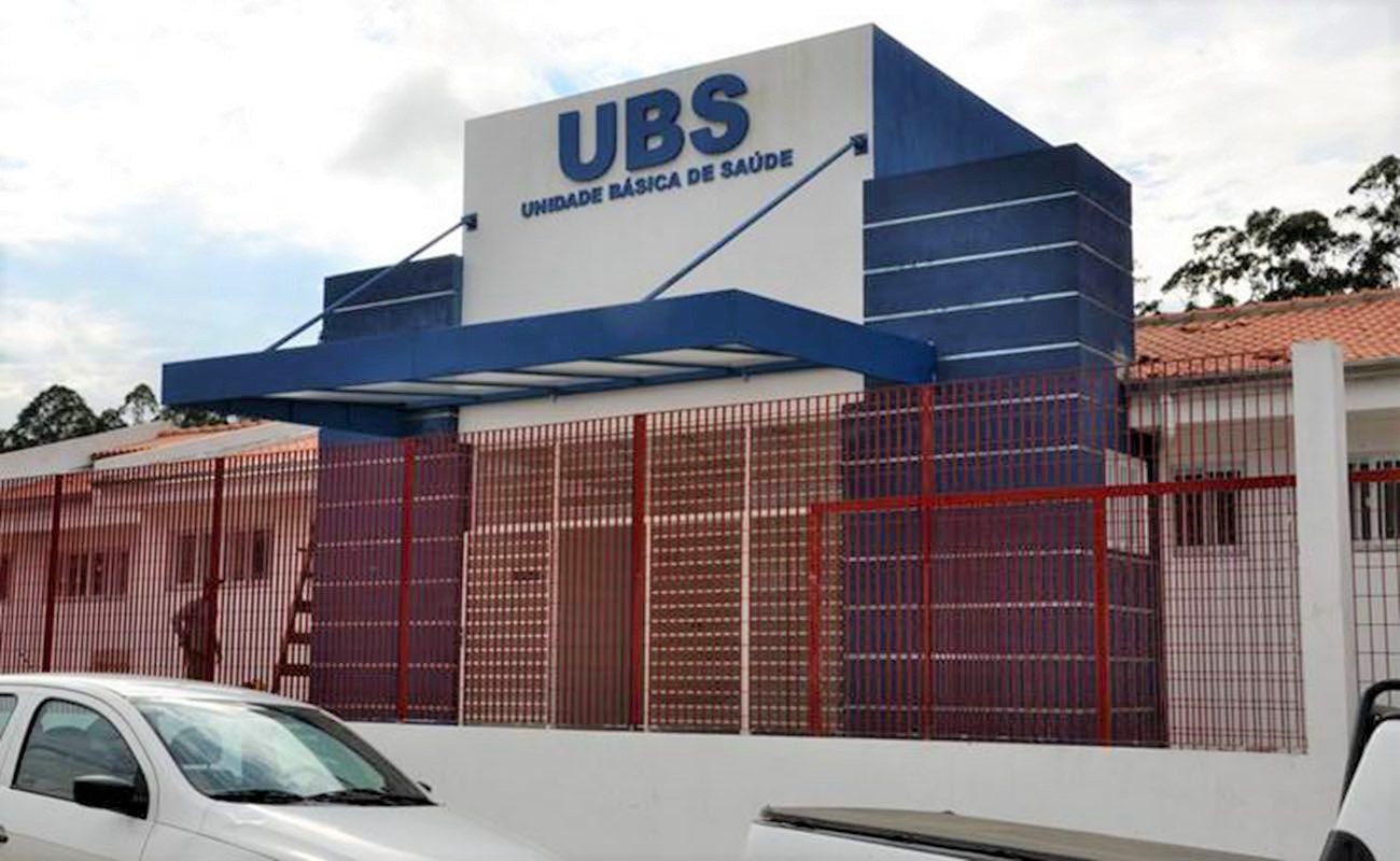 Imagem mostra a fachada da UBS 13, uma das unidades que estarão disponíveis para vacinação contra a gripe.