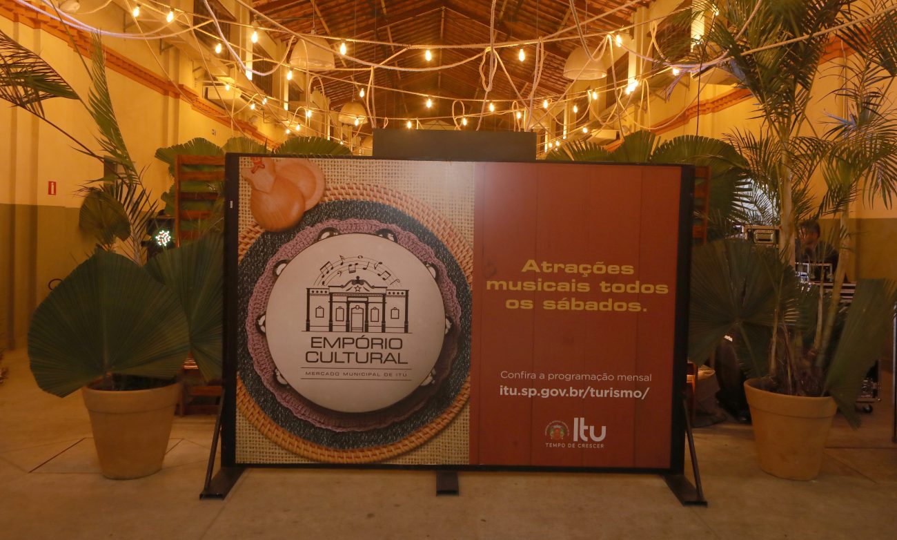 Imagem mostra a entrada do Mercadão Municipal, no Empório Cultural realizado anteriormente. Em nova edição haverá show exclusiva e gastronomia local.