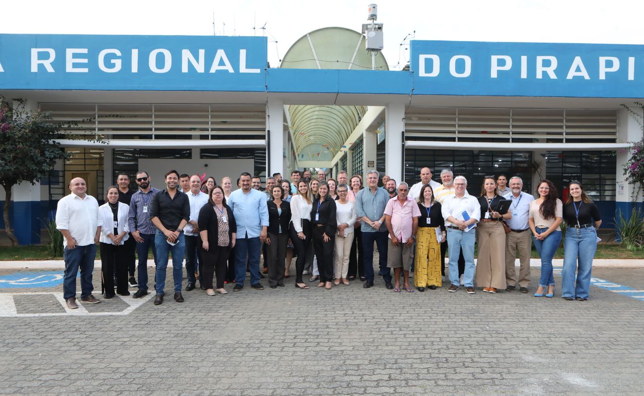 Imagem mostra a equipe que realizou o atendimento à população na ultima edição do evento Prefeitura no Pira.