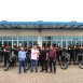 Imagem mostra o prefeito Guilherme Gazzola junto a equipe da Guarda Municipal de Itu em momento de entrega das novas motos.