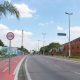 Imagem mostra a Avenida Galileu Bicudo sem movimentos de carros, local que ocorrerá o Treinão Solidário de Natal