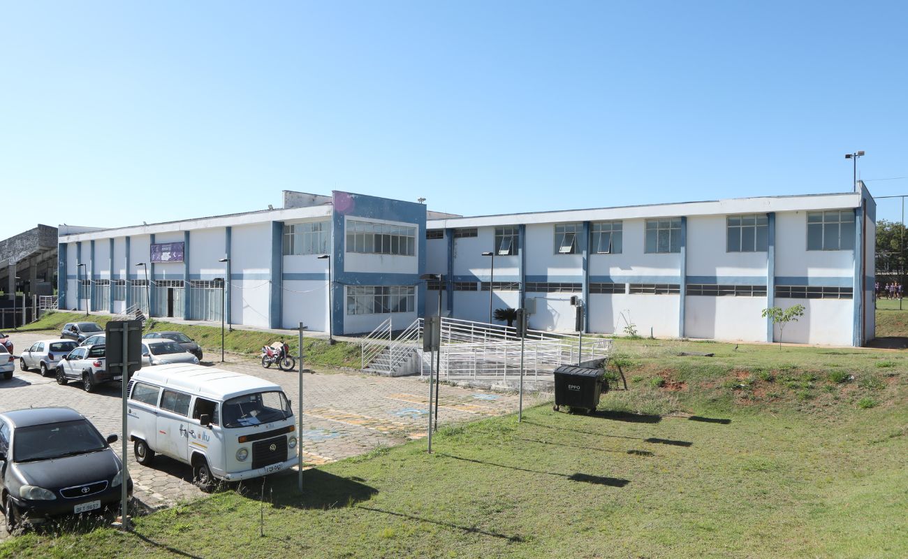 Imagem mostra a fachada da Secretaria de Esportes, local em que estão sendo realizadas as inscrições para a Copa Itu Futsal Adulto.