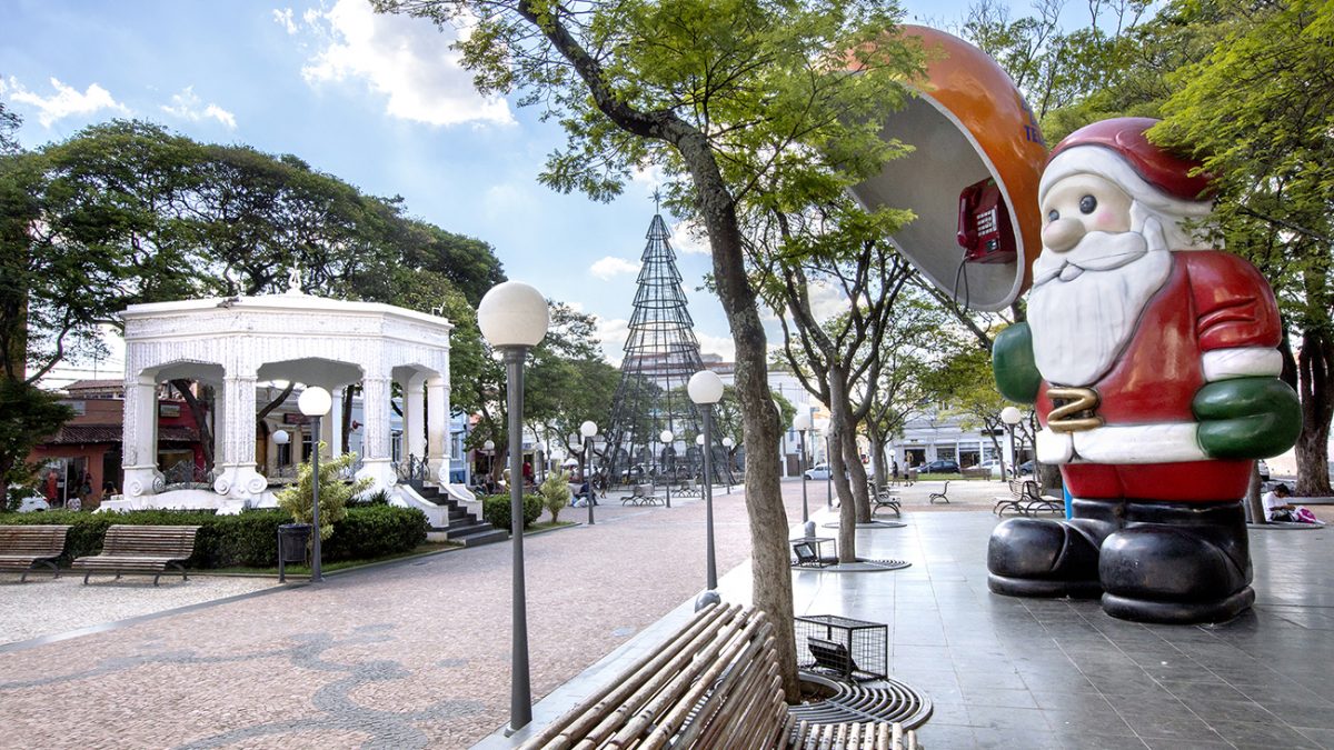 Praça da Matriz tem decoração natalina - Prefeitura da Estância Turística  de ITU