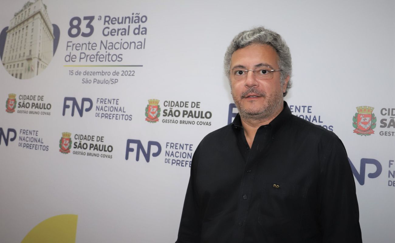 Fotografia colorida mostra o chefe do Executivo ituano, Guilherme Gazzola, que na ocasião participou da 83ª Reunião Geral da Frente Nacional de Prefeitos (FNP)