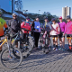 Passeio ciclístico urbano reúne ciclistas durante trajeto urbano