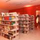 Imagem mostra algumas estantes com livros no Centro Ituano de Letras e Artes (Cila).