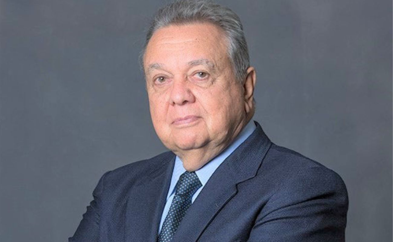 Imagem mostra um homem branco, cabelos grisalhos, vestido com terno escuro, chamado Roberto Rodrigues, ex-ministro da Agricultura, que participará do Green São Paulo-Itu, evento de bioeconomia