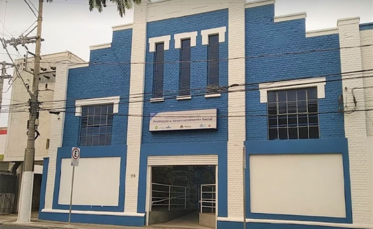Imagem mostra a fachada da Sec. Promoção Social, local onde será realizado o mutirão para atualizações cadastrais do Programa Bolsa Família