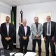 Imagem mostra o prefeito Guilherme Gazzola com o secretário de desenvolvimento econômico Jorge Lima, em reunião sobre o polo industrial de Itu