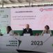 Imagem mostra a secretária Verônica Sabatino em bancada com demais autoridades no evento Green Rio 2023.