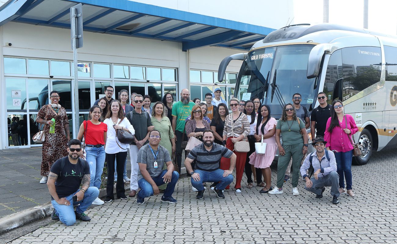 Imagem mostra a equipe do Sebrae Aqui Itu junto a empreendedores rumo a Feira do Empreendedor 2023