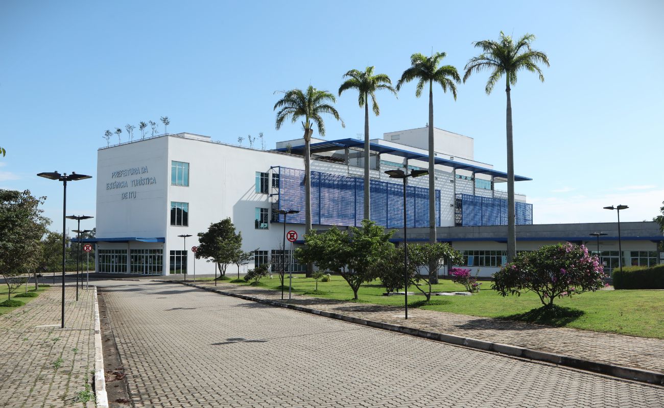 Imagem mostra a fachada da Prefeitura de Itu