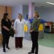 Imagem mostra a Secretária de Saúde Janaina Guerino e Margareth Venturinelli, junto a diretoria do Hospital Amaral Carvalho.