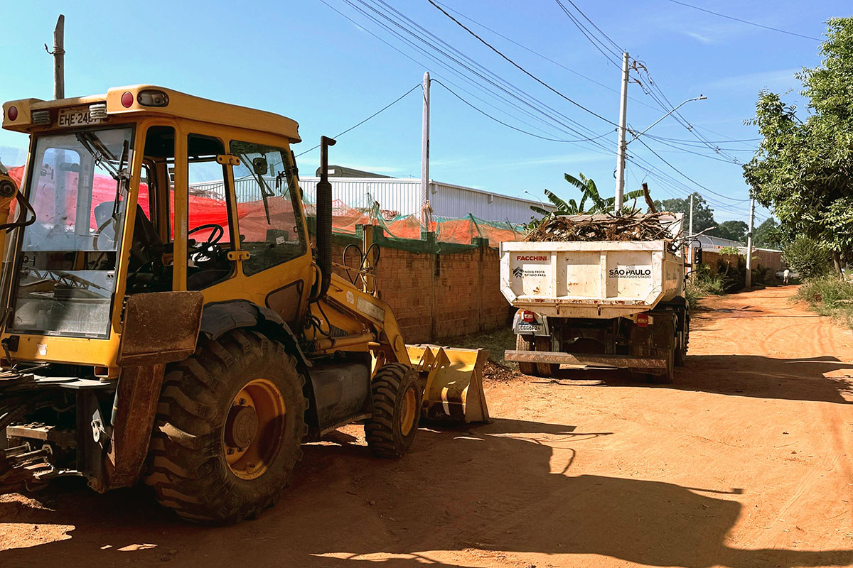 Cata-Entulho na Vila da Paz