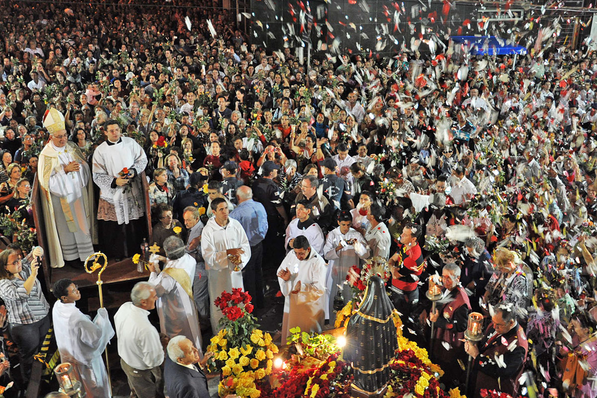 Procissão em Louvor a Santa Rita de Cássia